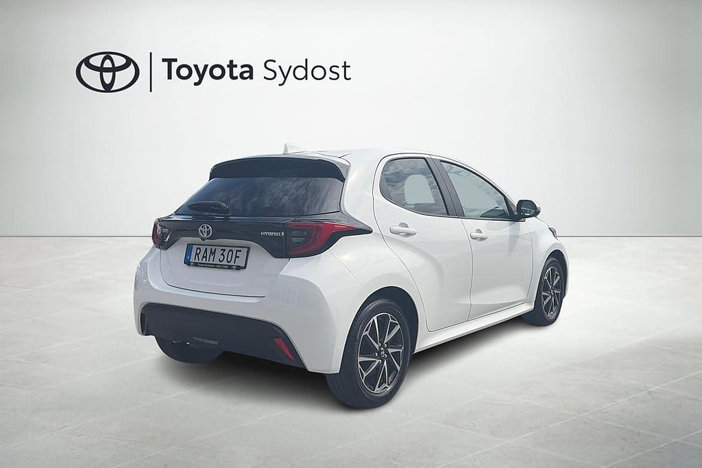 Vehicle Image 3