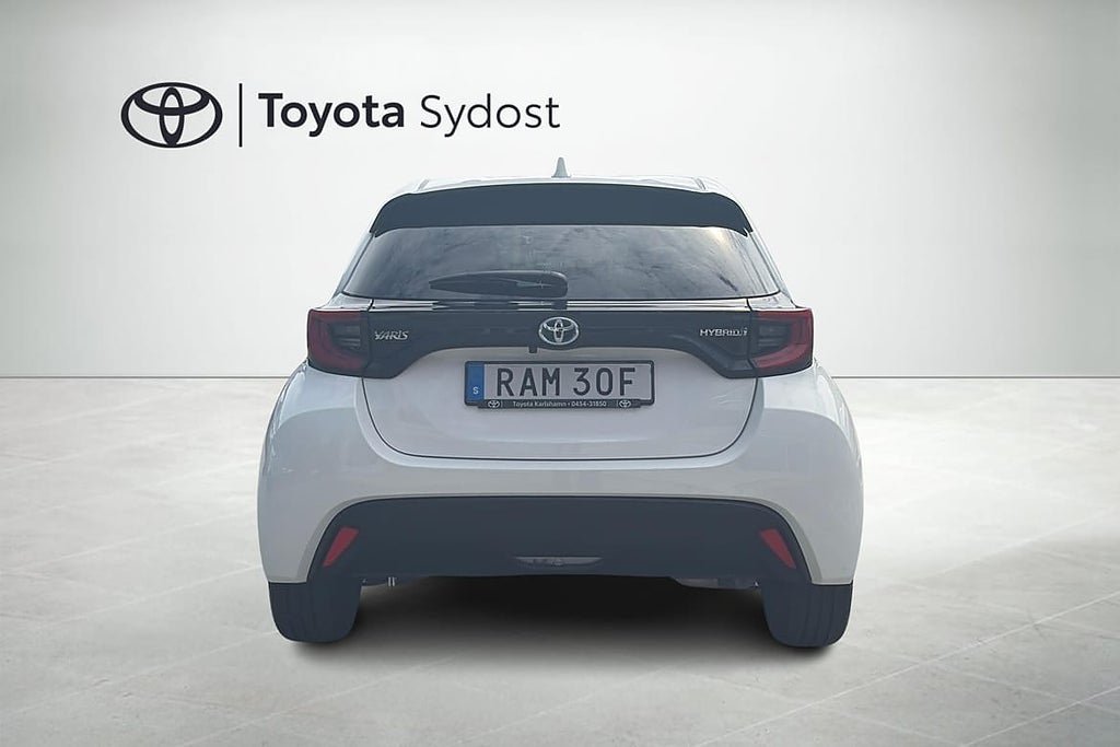 Vehicle Image 5