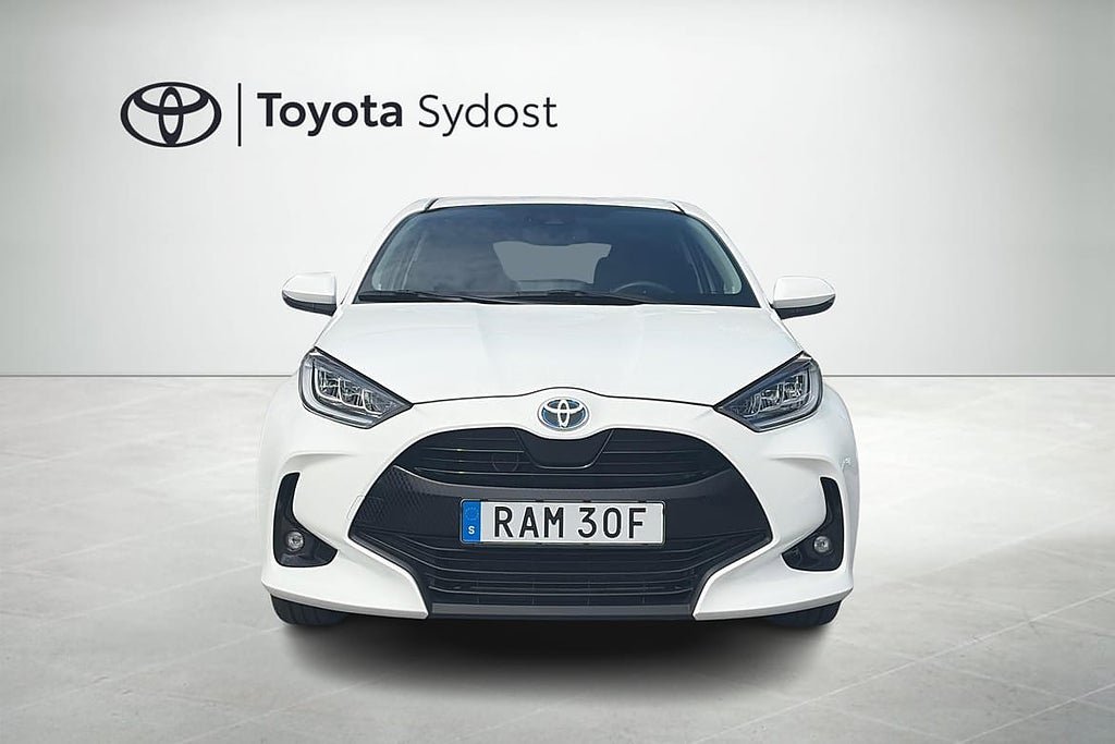 Vehicle Image 6