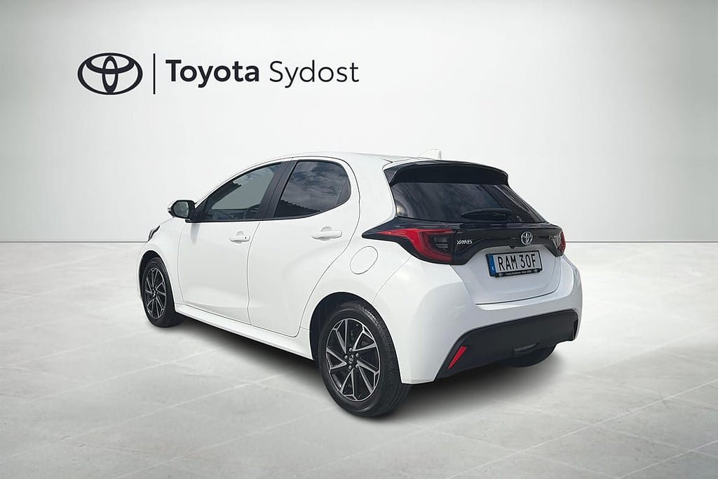 Vehicle Image 9