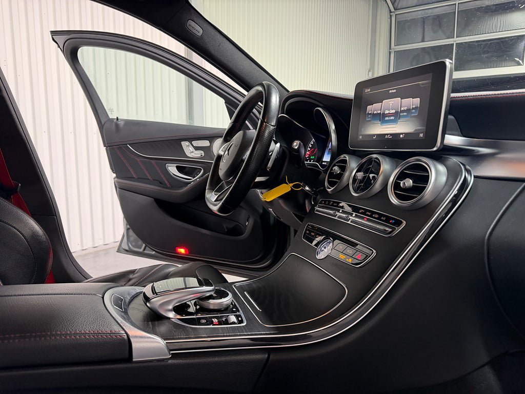 Vehicle Image 15