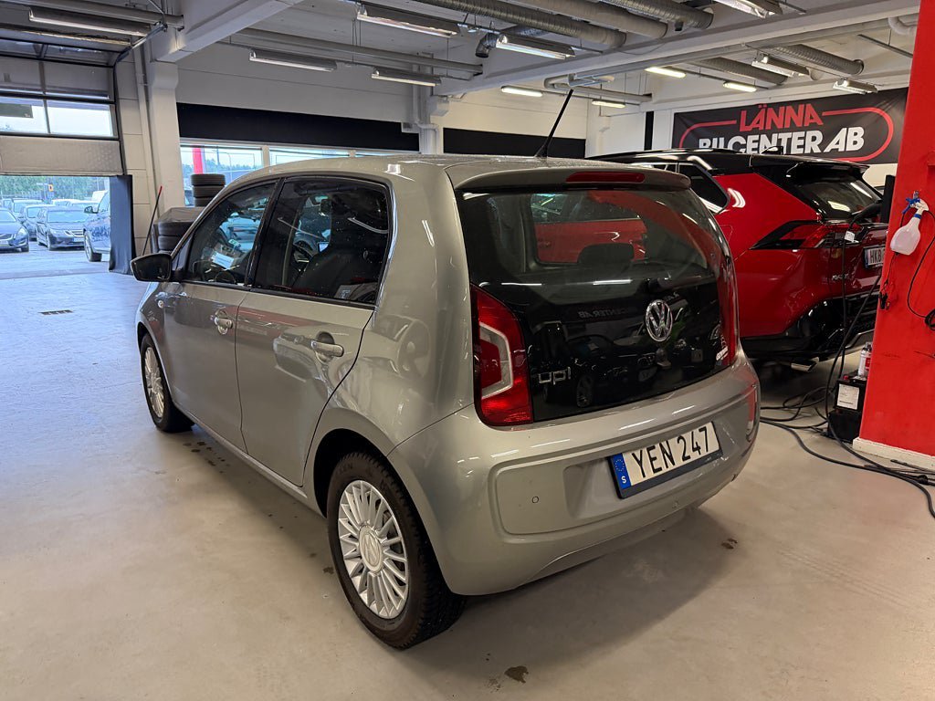 Vehicle Image 6