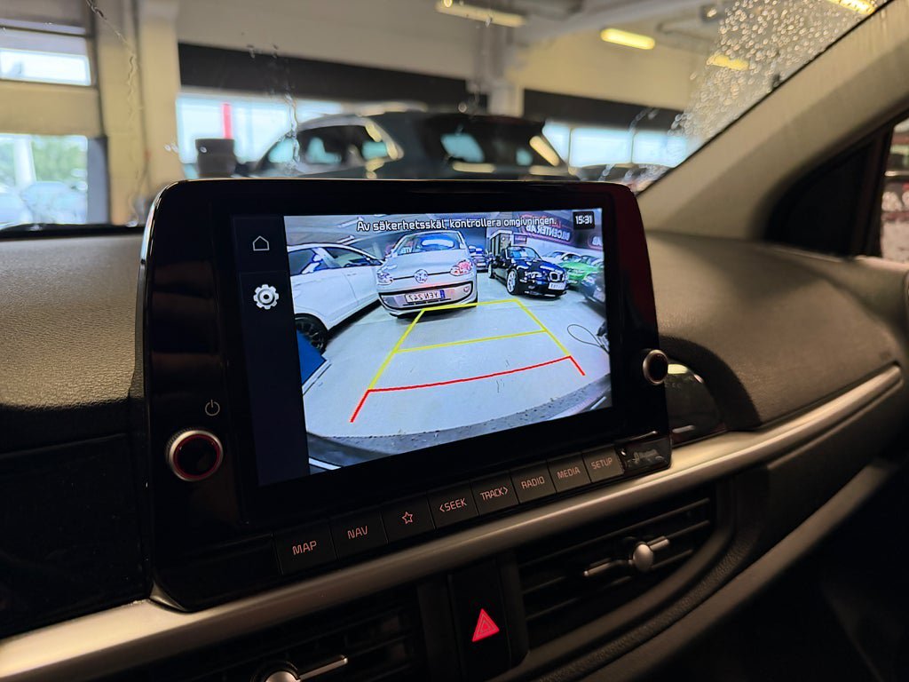 Vehicle Image 8