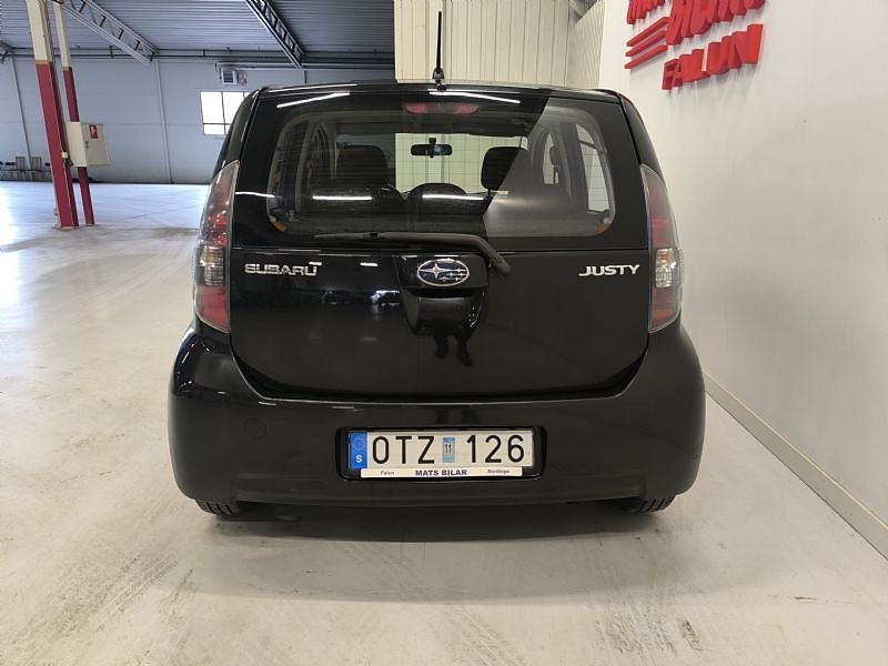 Vehicle Image 5