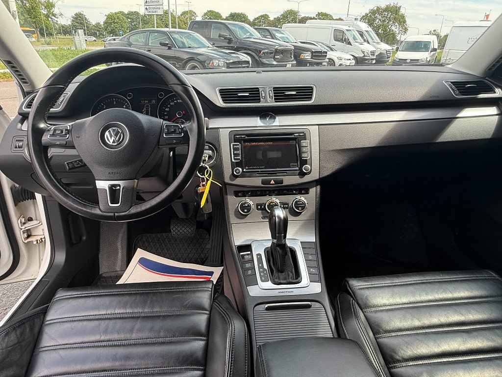 Vehicle Image 12