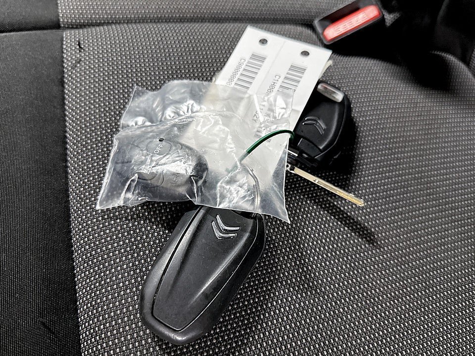 Vehicle Image 16