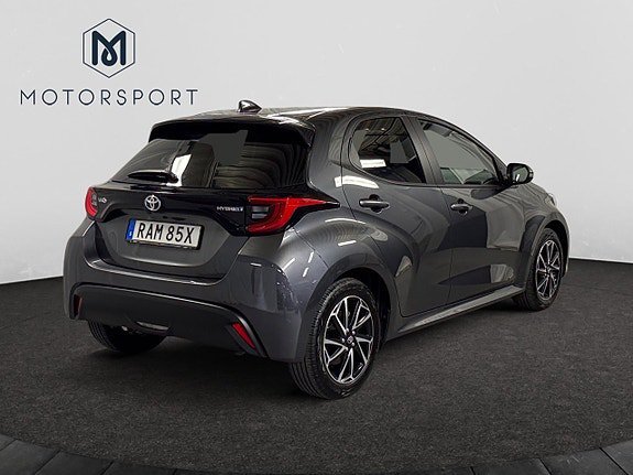 Vehicle Image 8