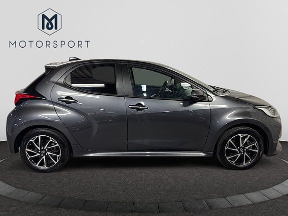 Vehicle Image 9