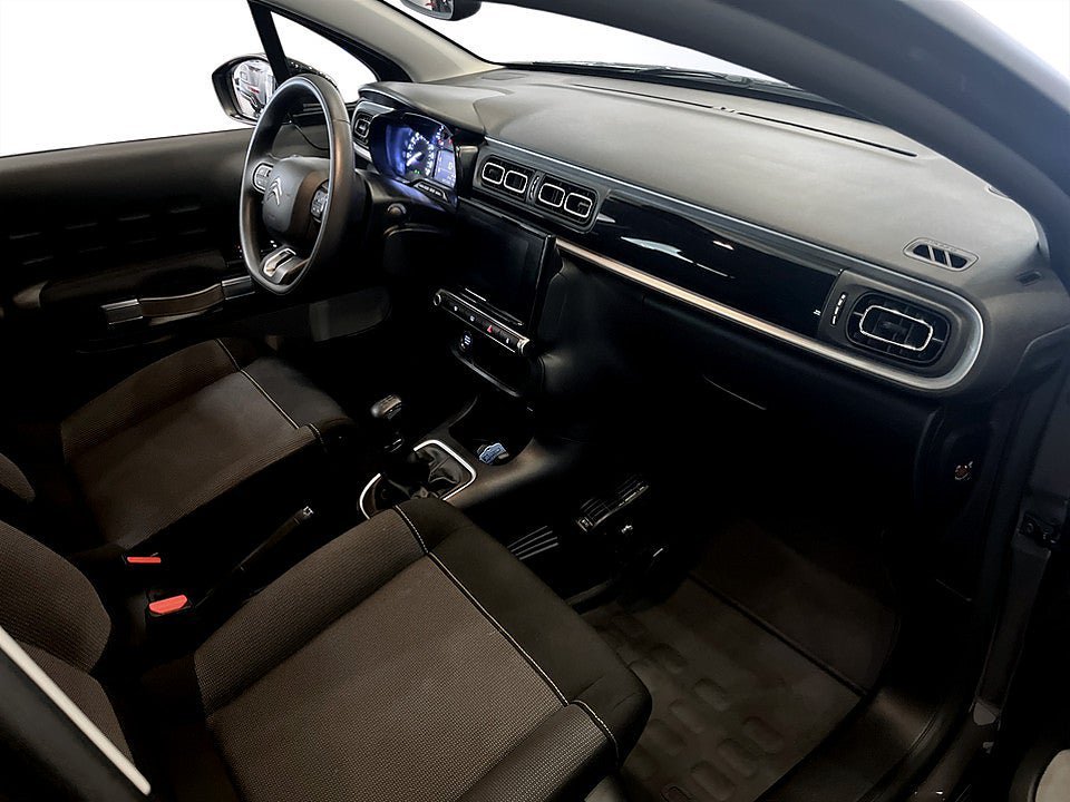 Vehicle Image 13