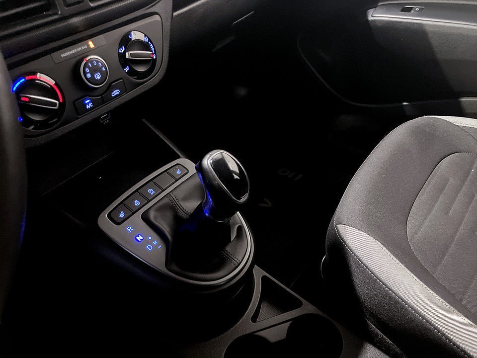 Vehicle Image 10