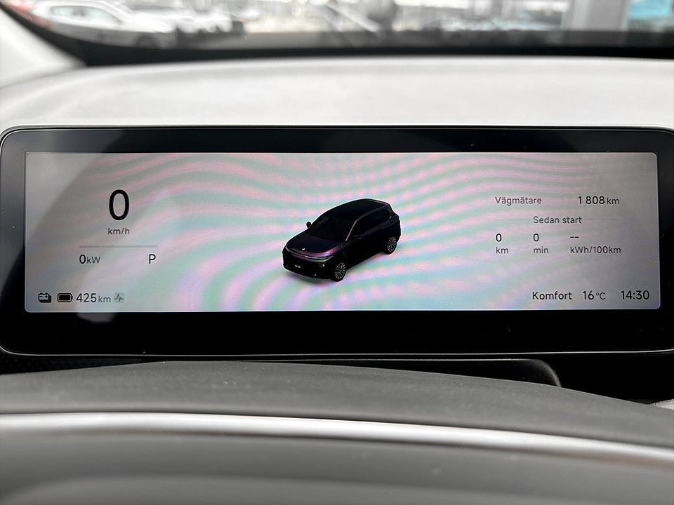 Vehicle Image 12