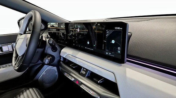 Vehicle Image 12