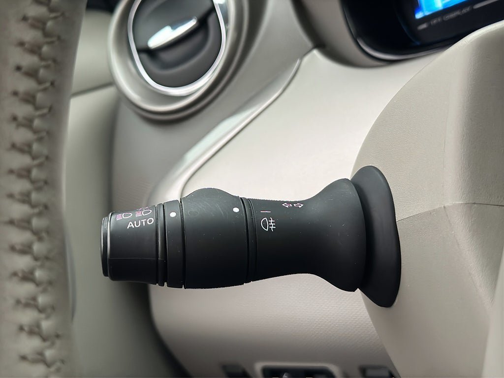 Vehicle Image 25