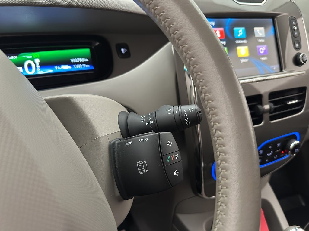 Vehicle Image 26