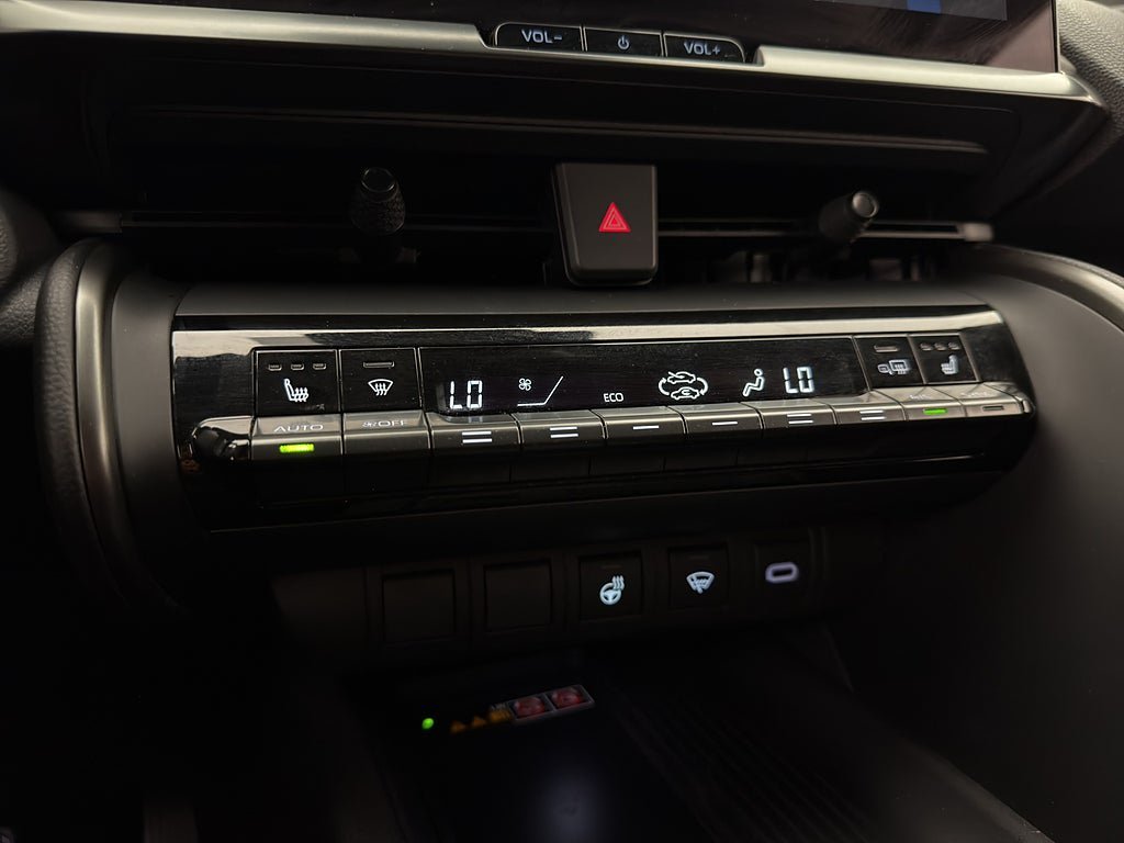 Vehicle Image 22
