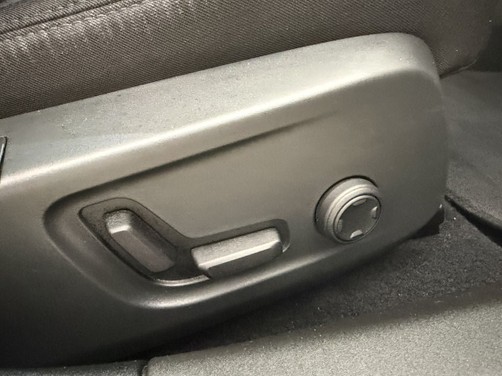 Vehicle Image 28