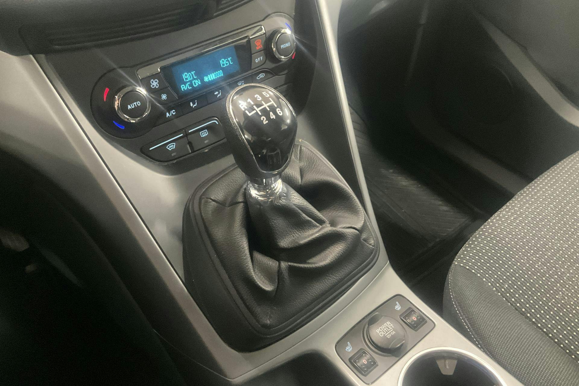 Vehicle Image 13