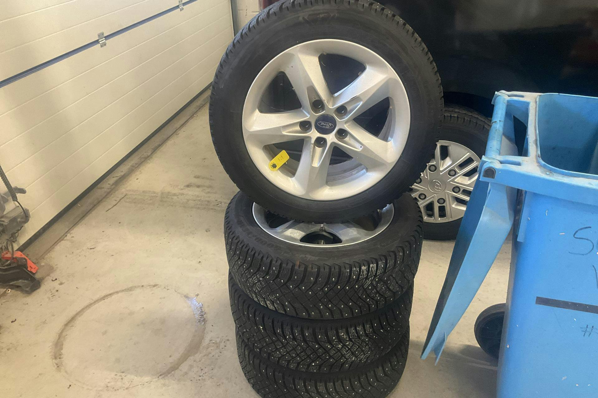 Vehicle Image 16