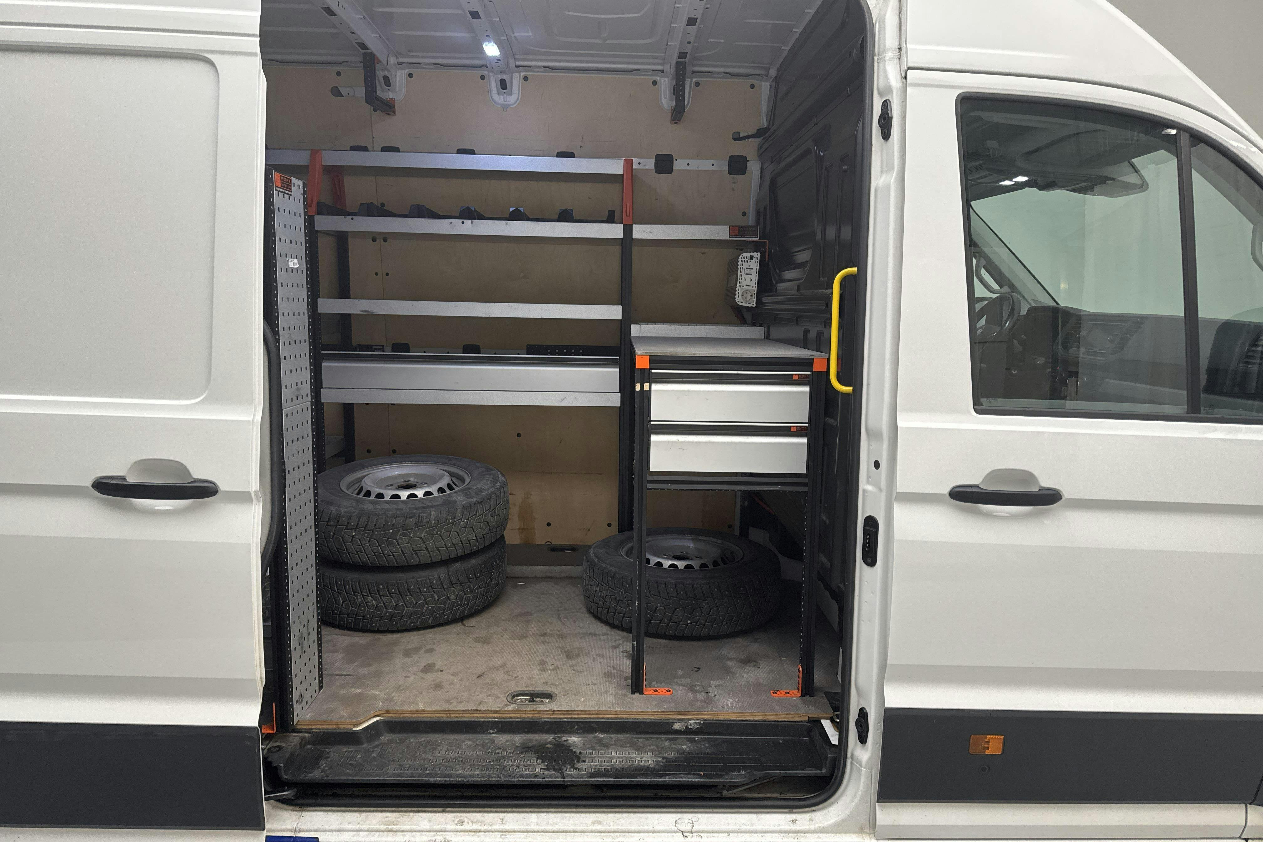 Vehicle Image 8