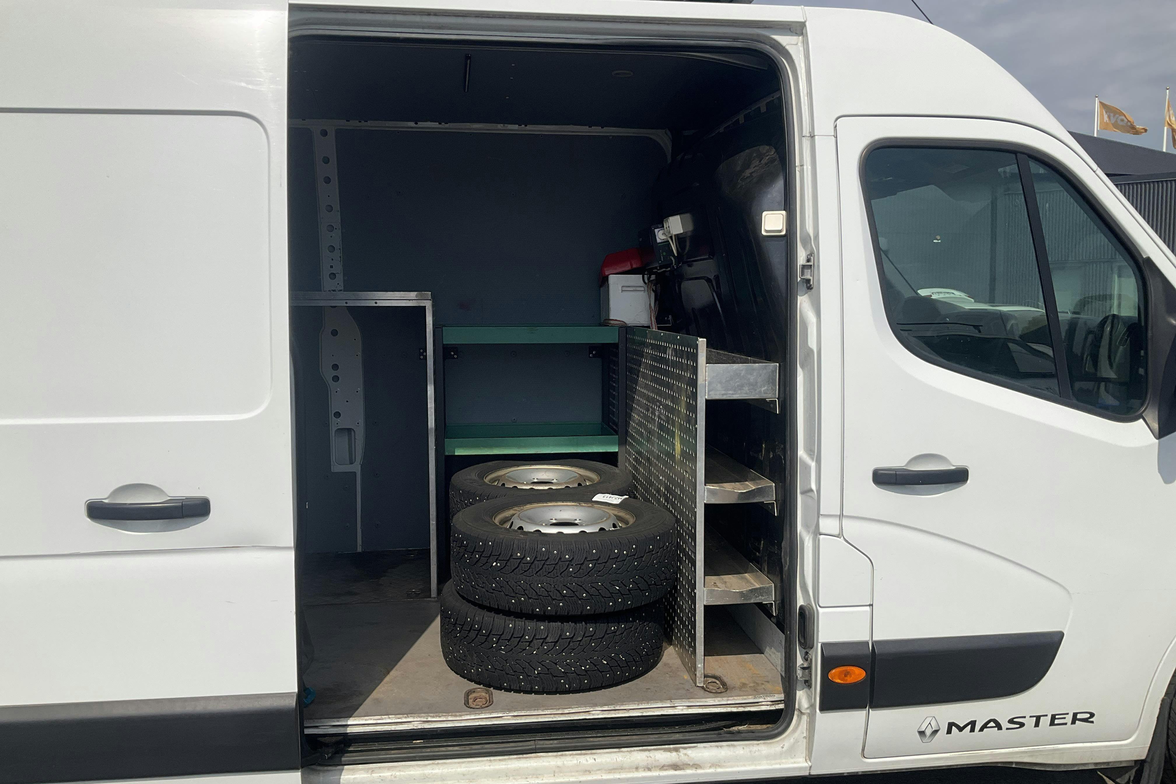 Vehicle Image 8