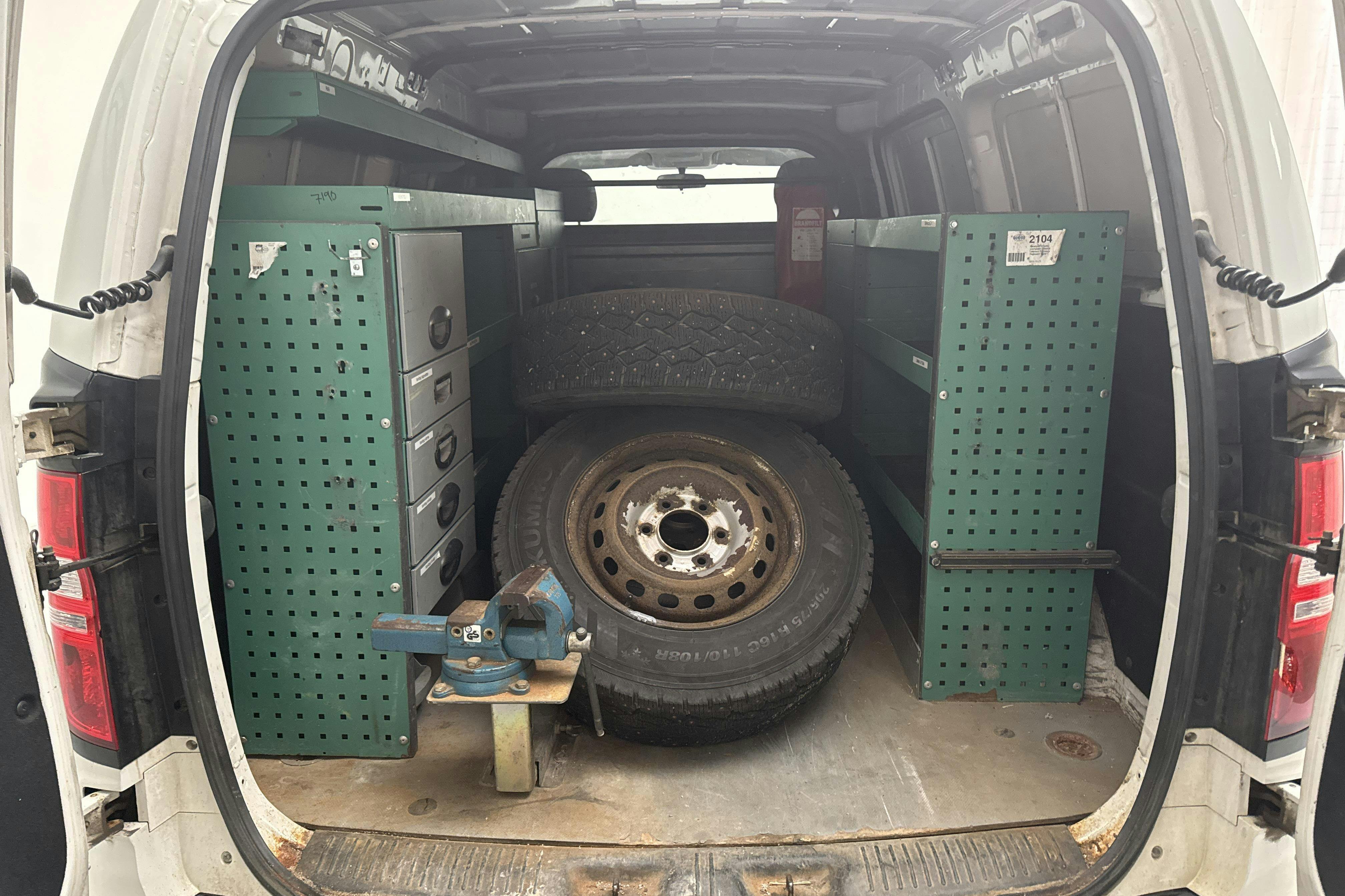 Vehicle Image 8