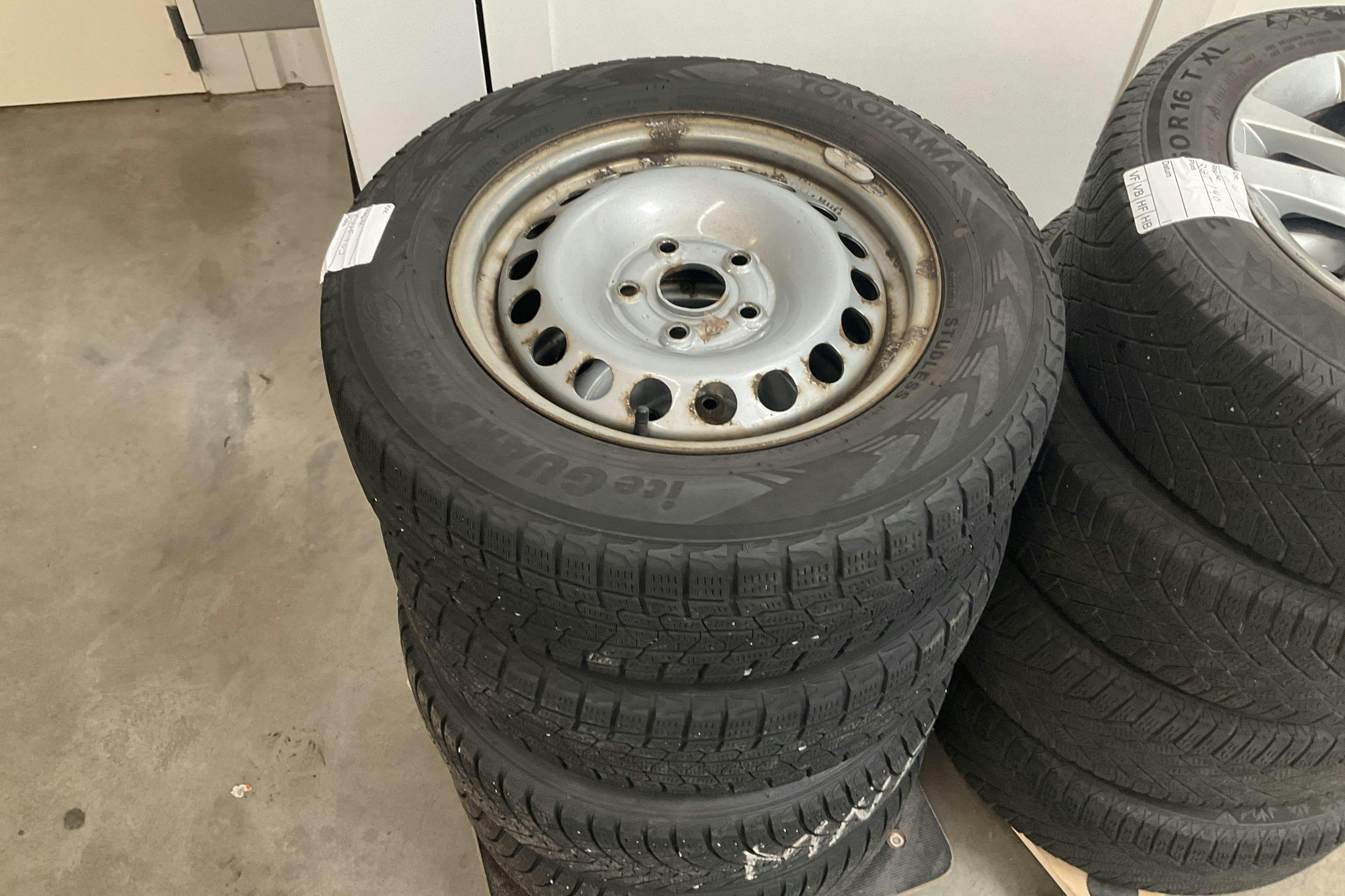 Vehicle Image 11