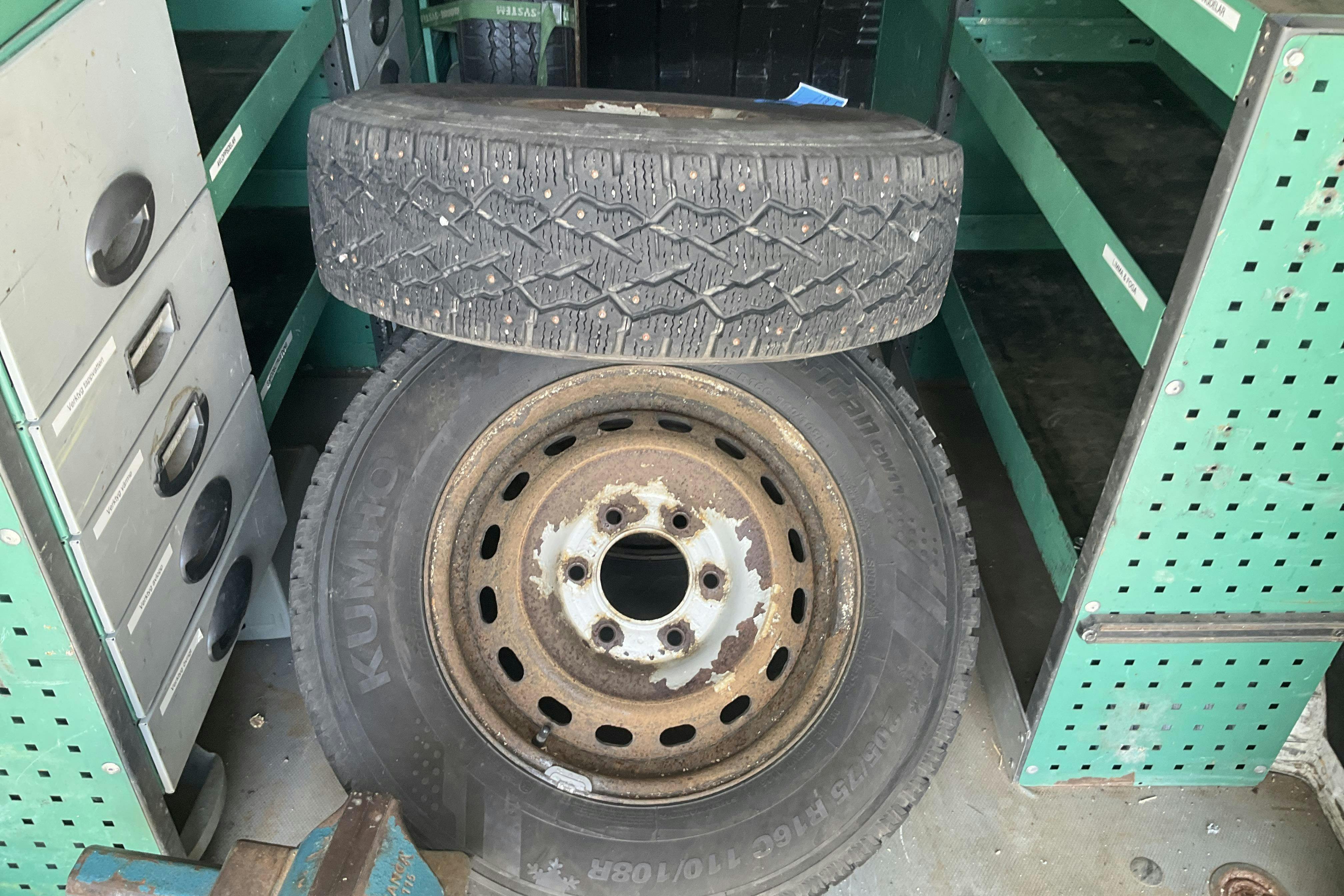 Vehicle Image 11