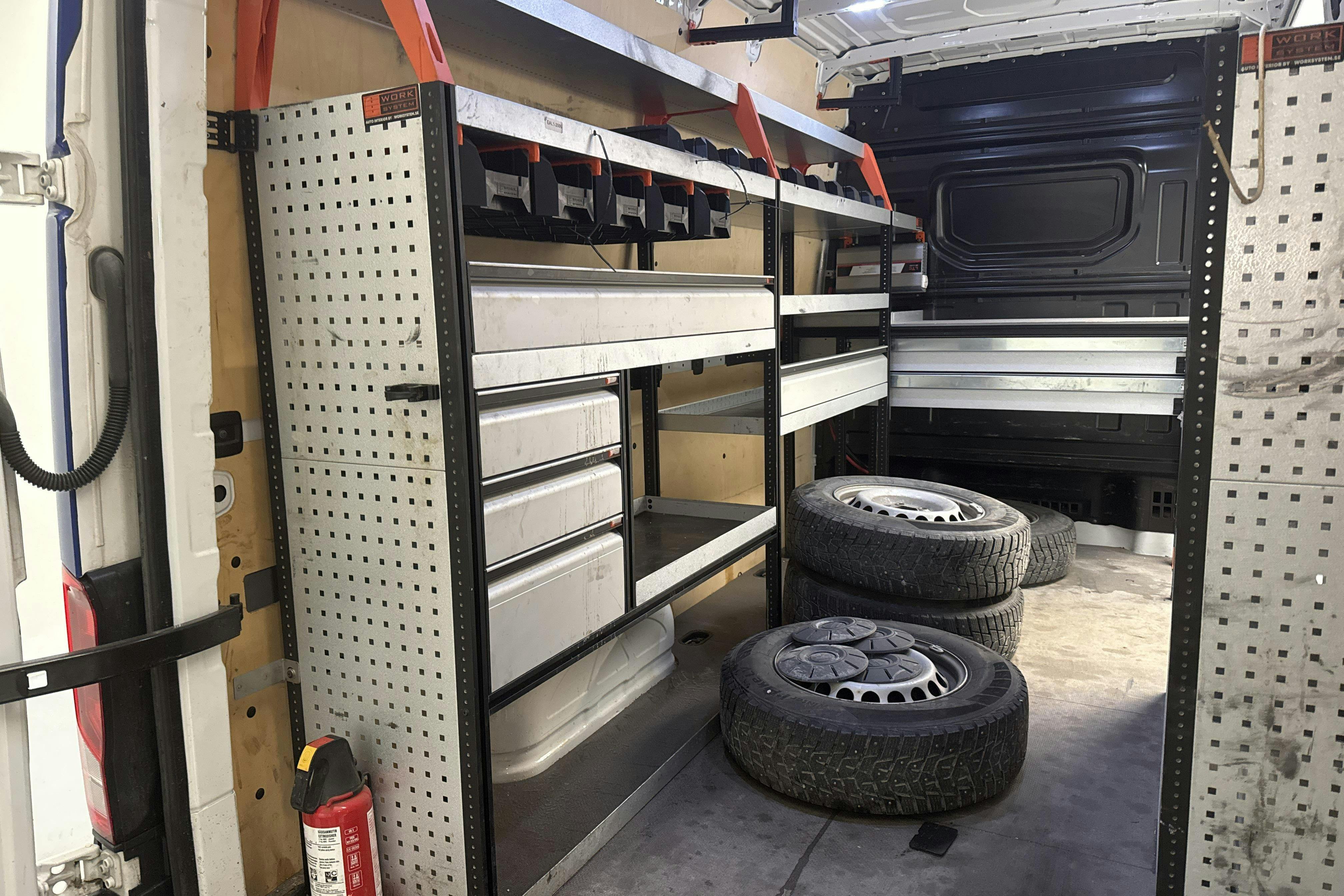 Vehicle Image 13