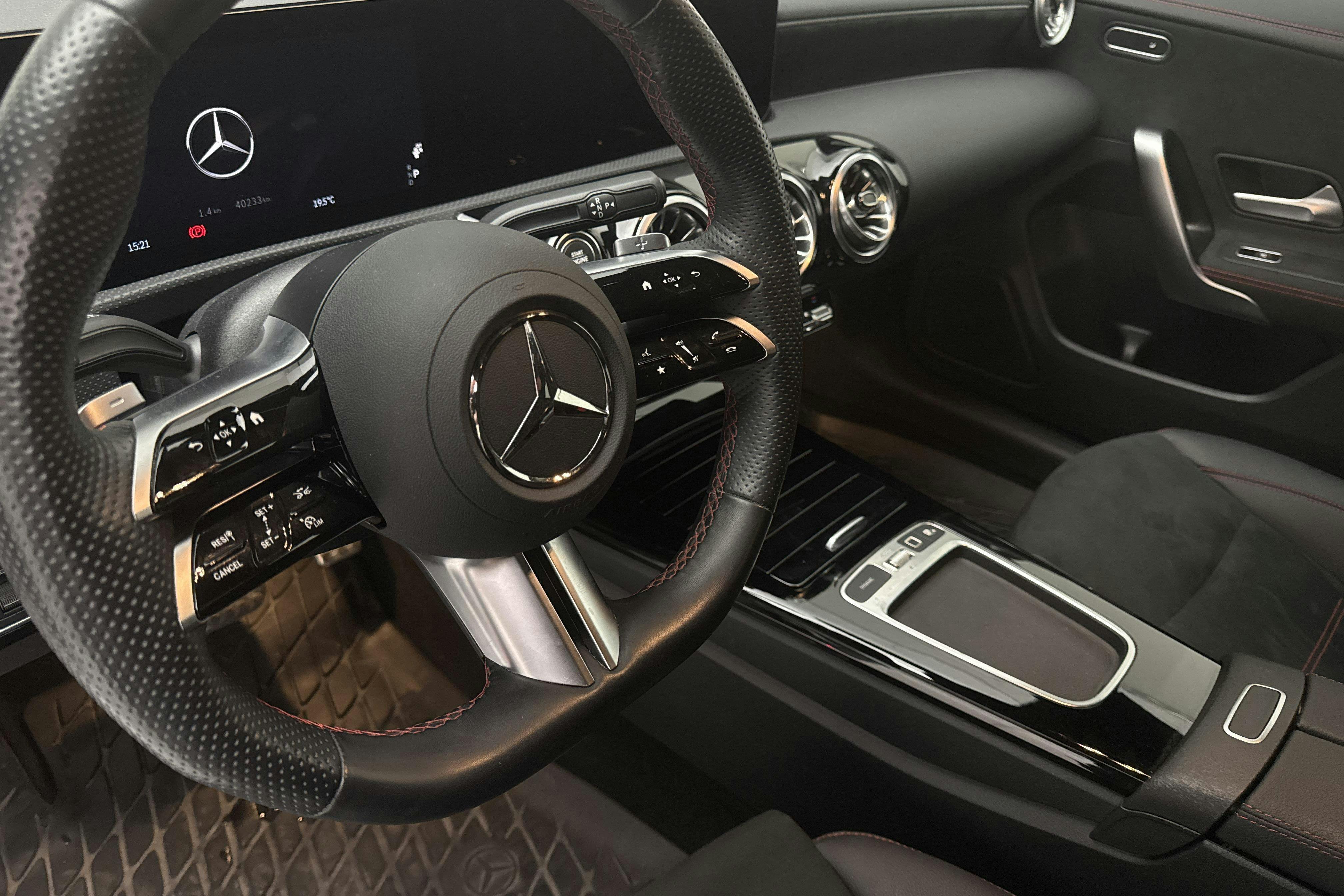 Vehicle Image 13