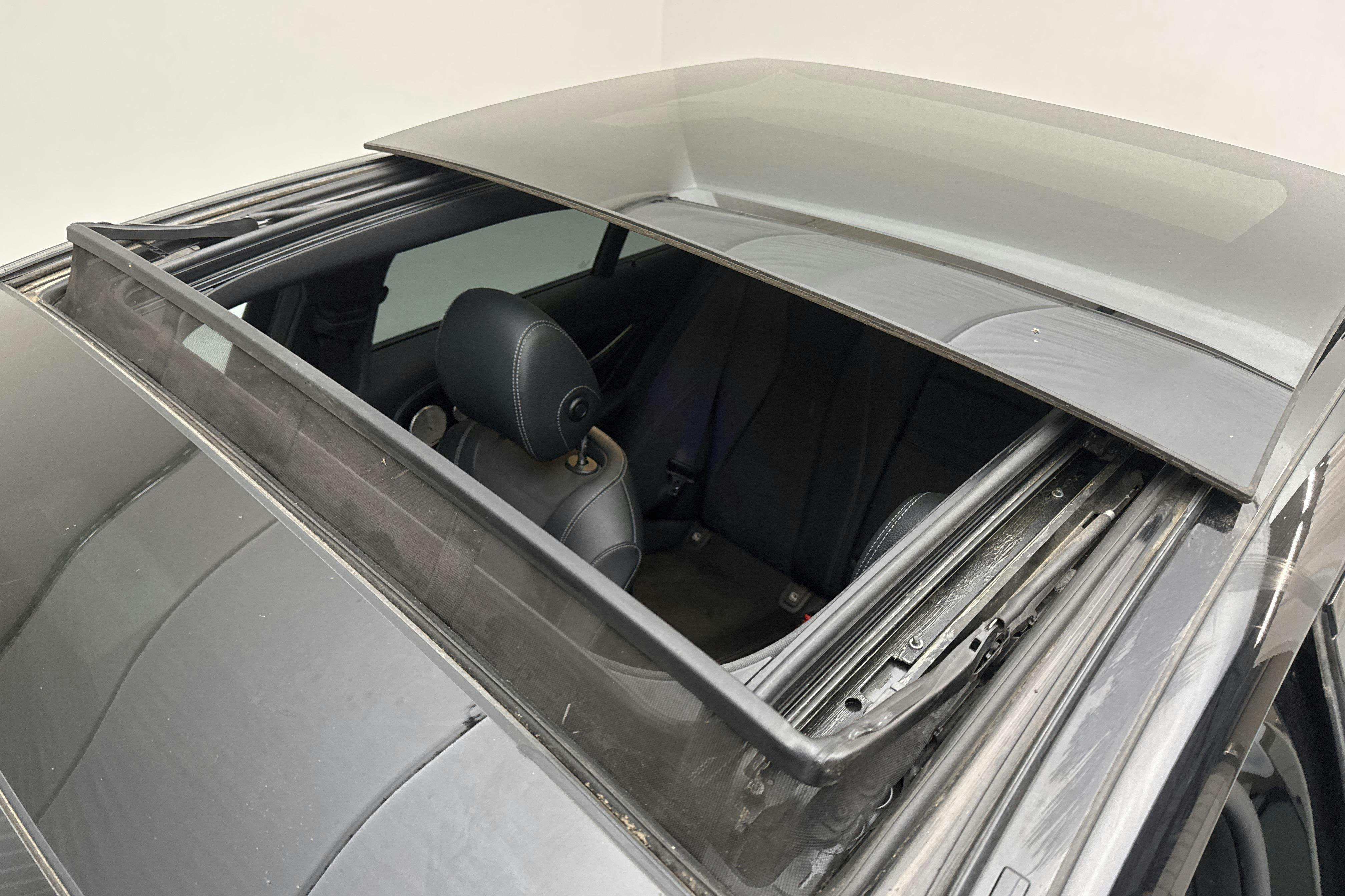 Vehicle Image 16