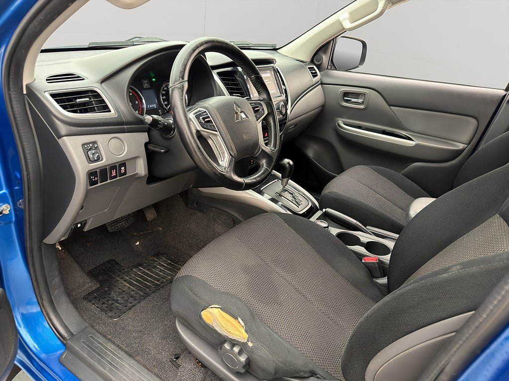 Vehicle Image 15