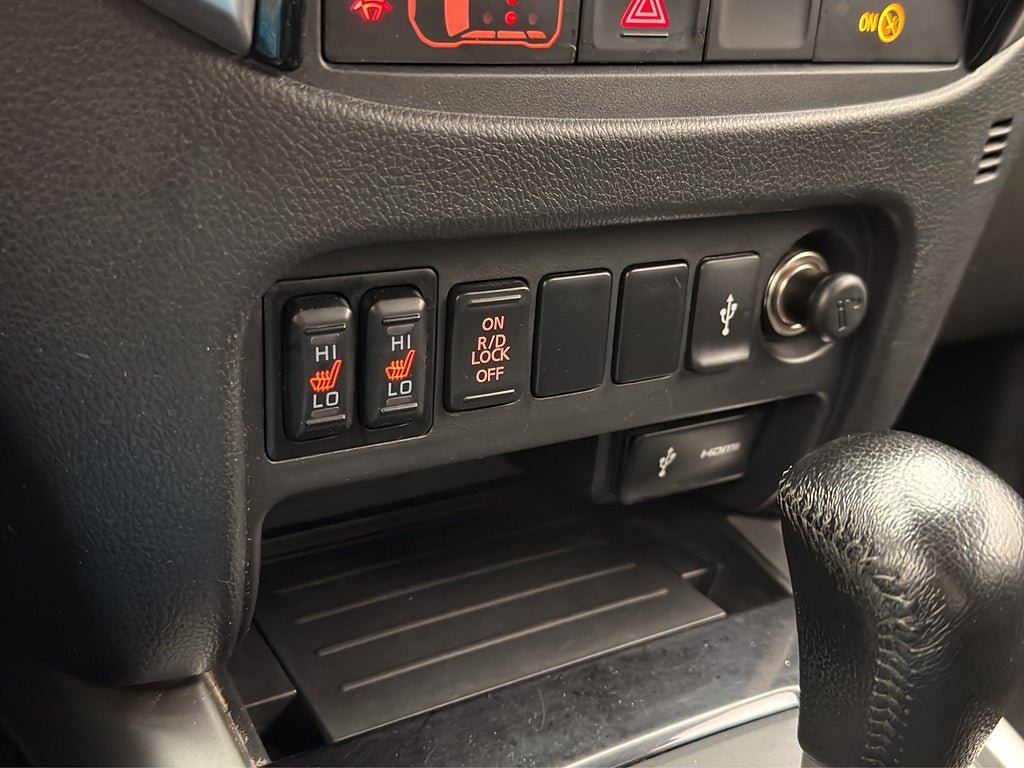 Vehicle Image 23