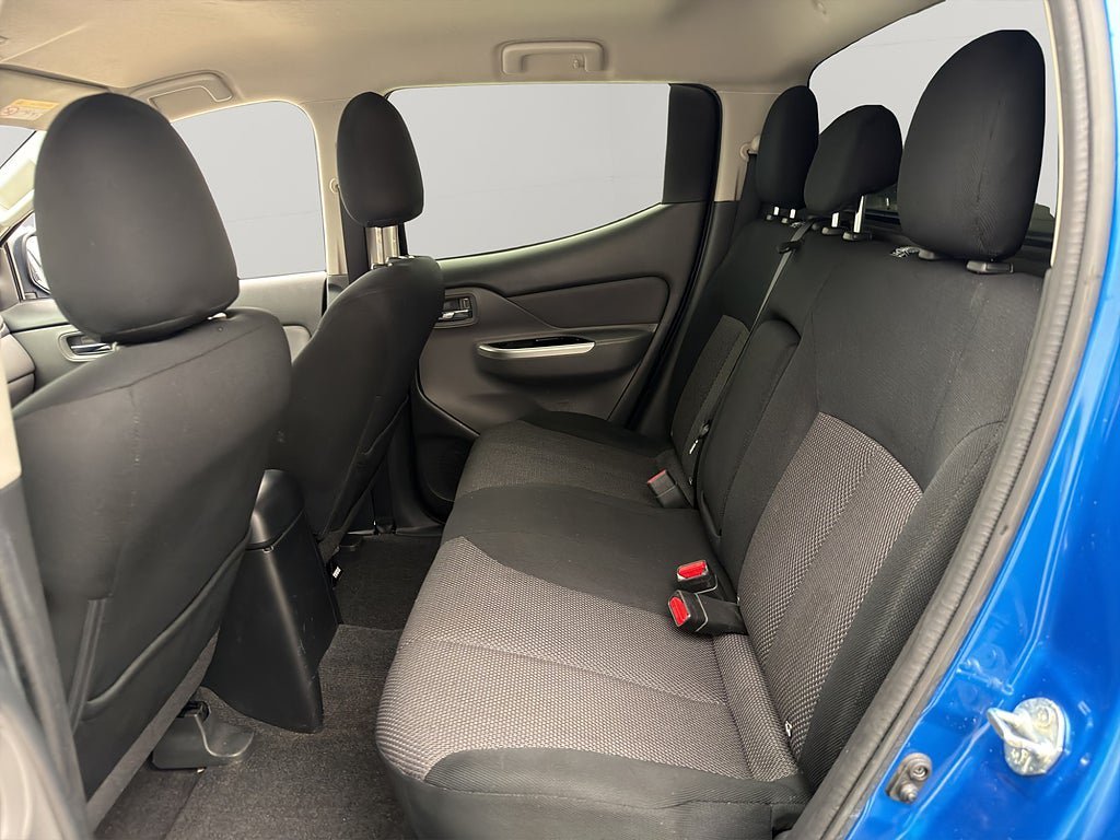 Vehicle Image 26