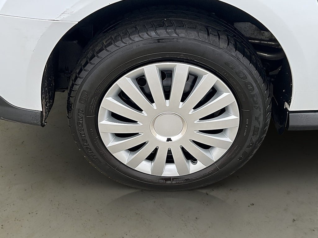 Vehicle Image 27