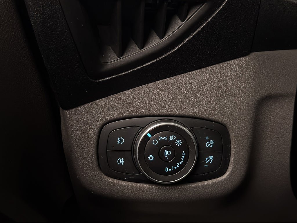 Vehicle Image 32
