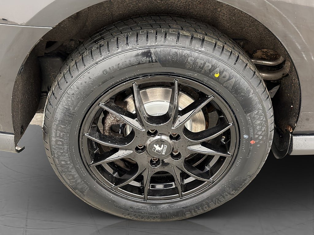 Vehicle Image 35