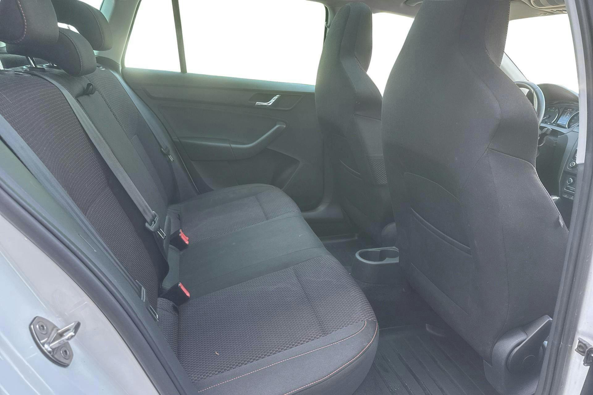 Vehicle Image 8
