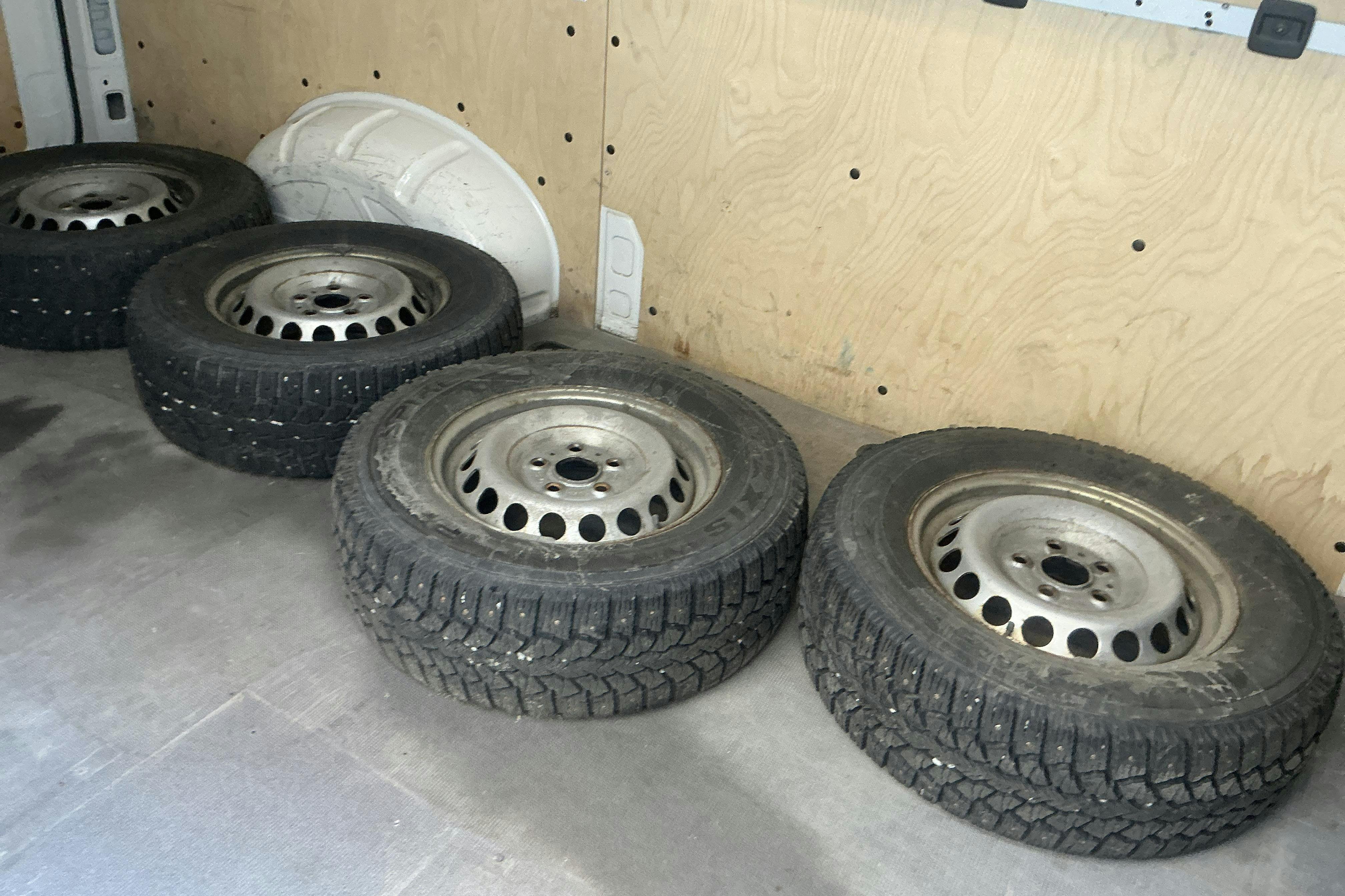 Vehicle Image 12