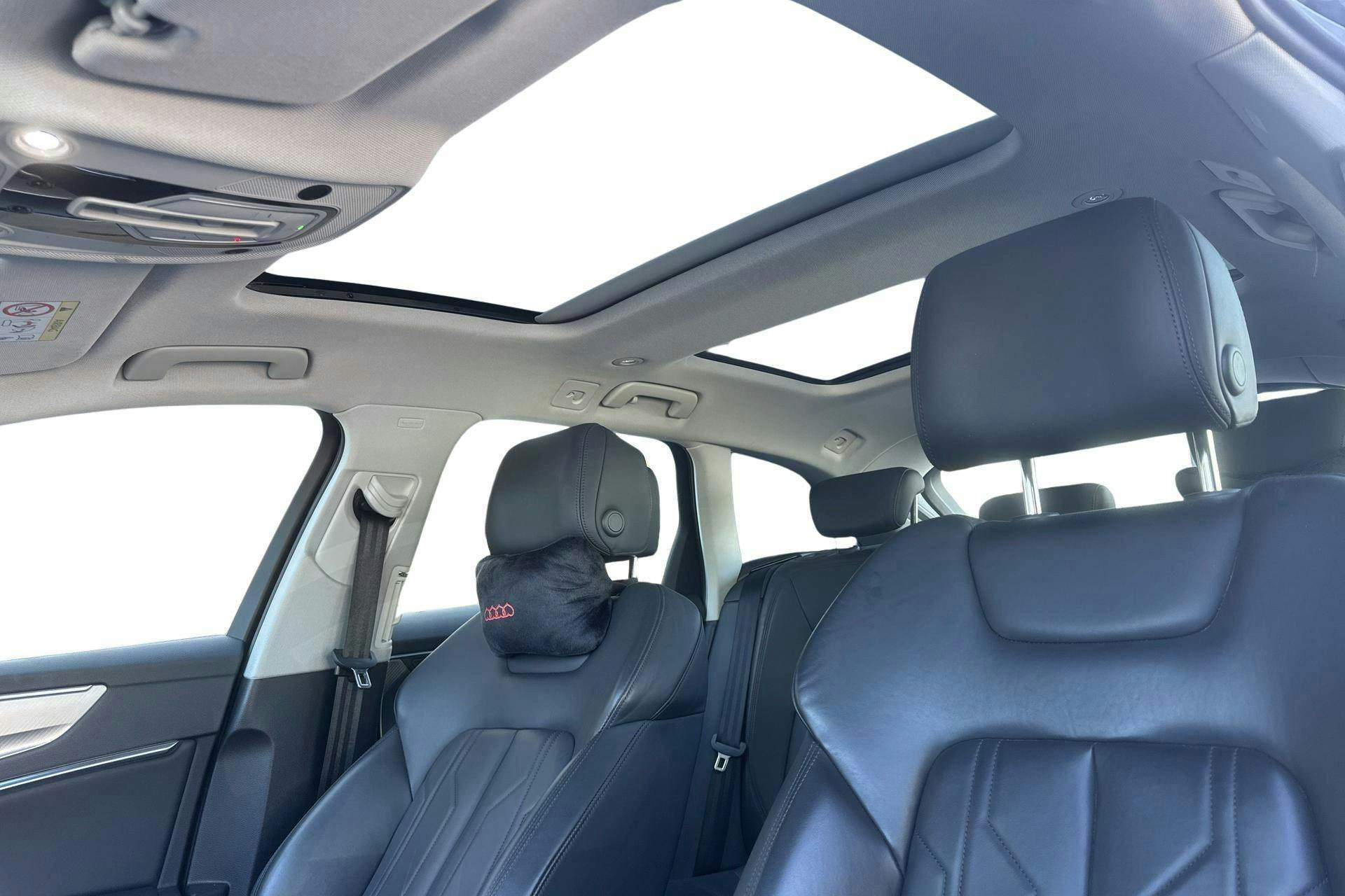 Vehicle Image 15