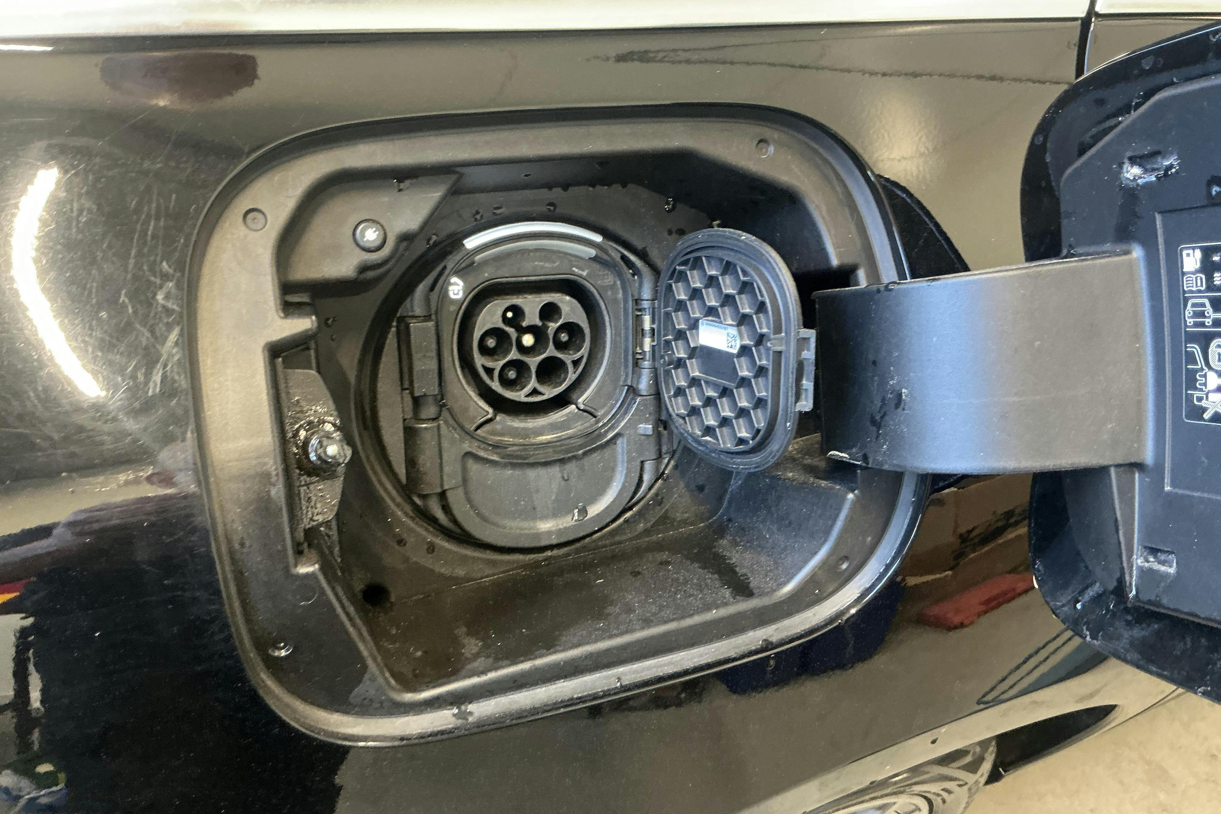 Vehicle Image 16
