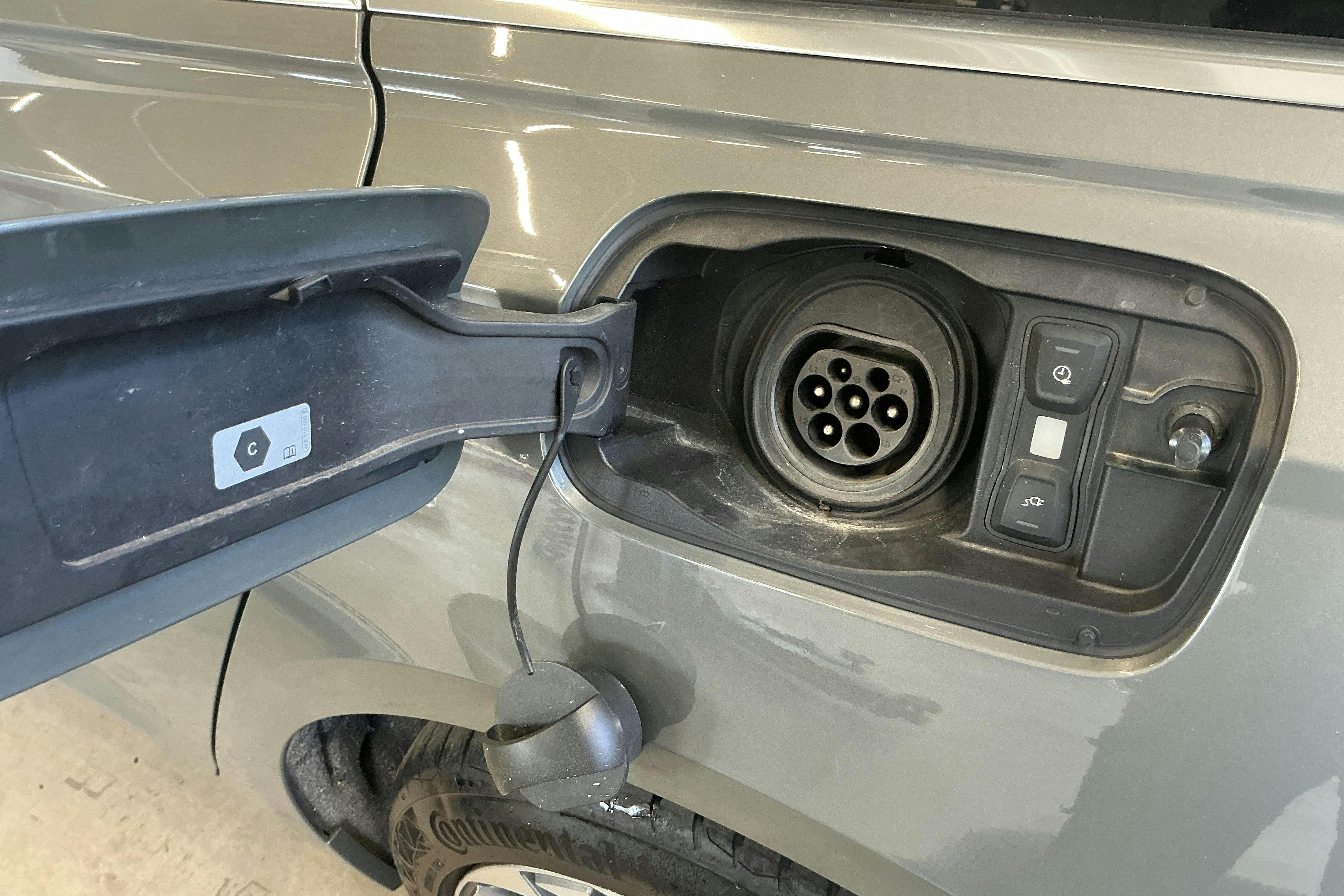 Vehicle Image 17