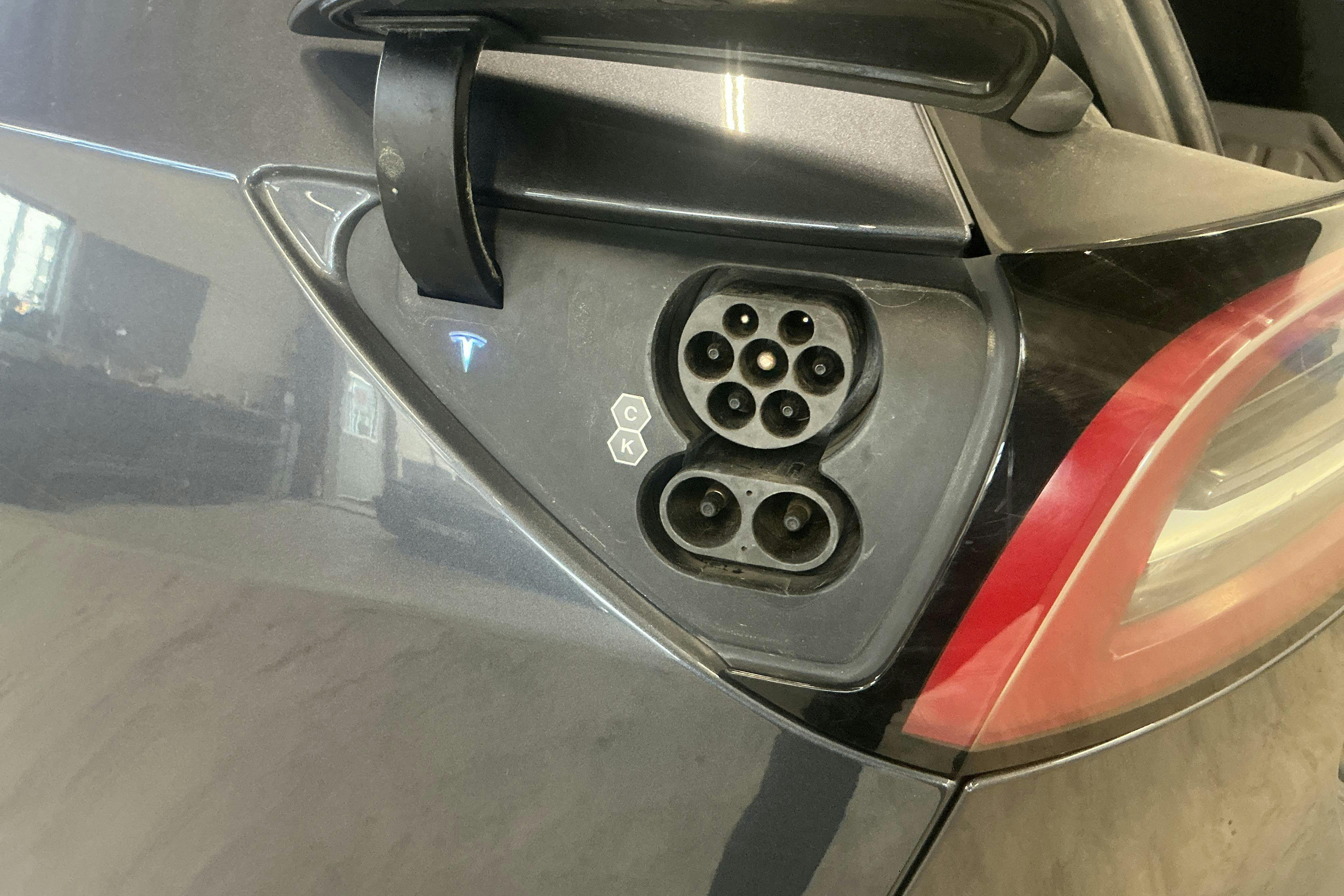 Vehicle Image 17
