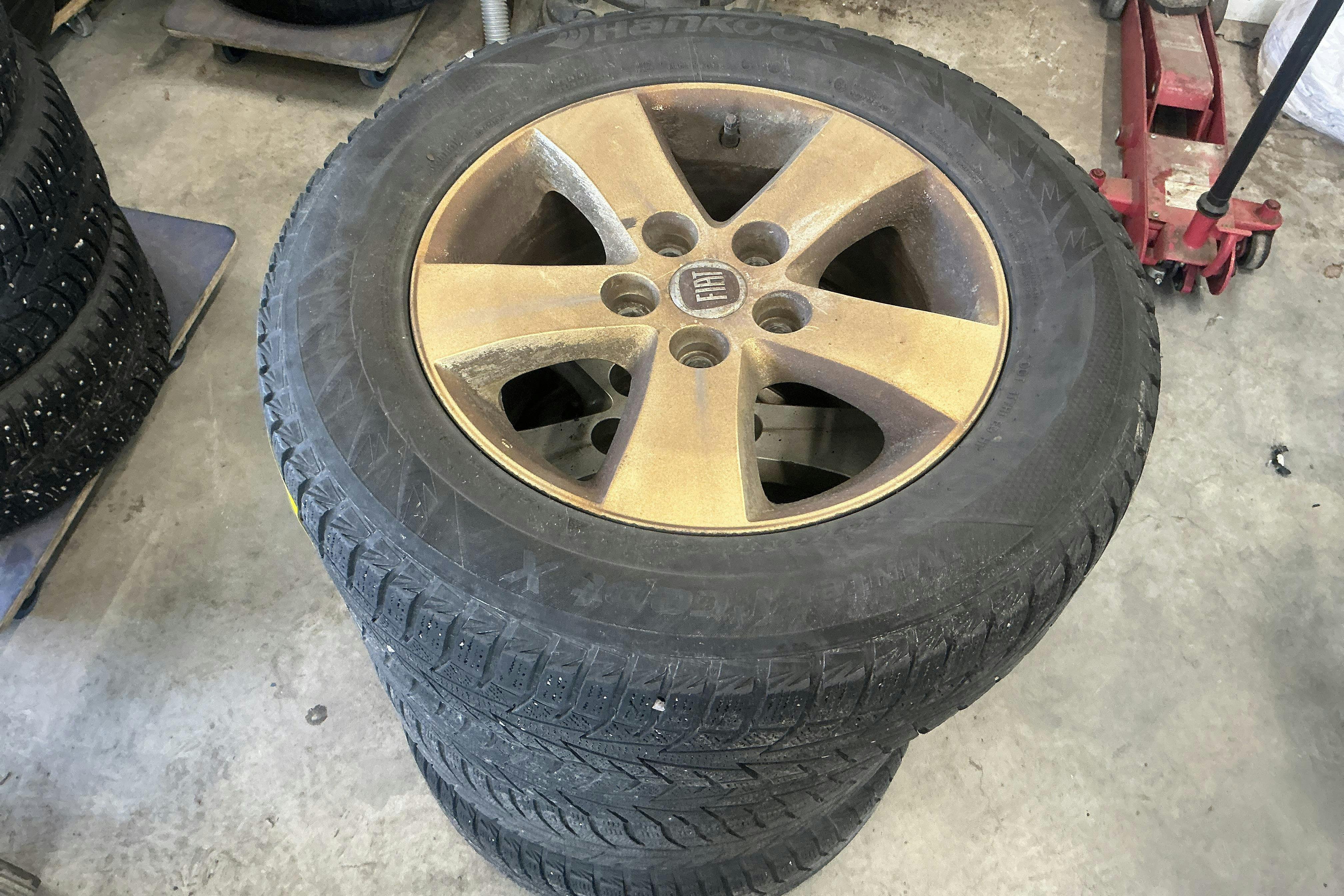 Vehicle Image 17