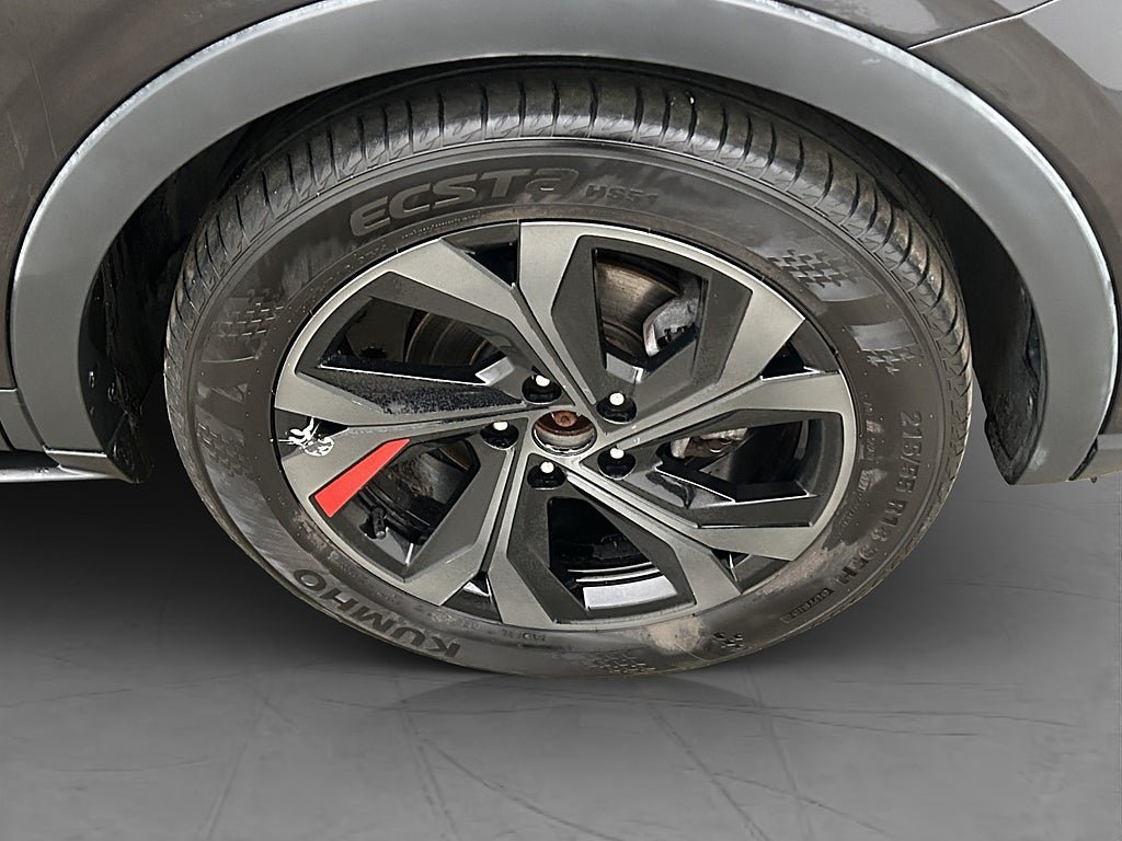 Vehicle Image 32