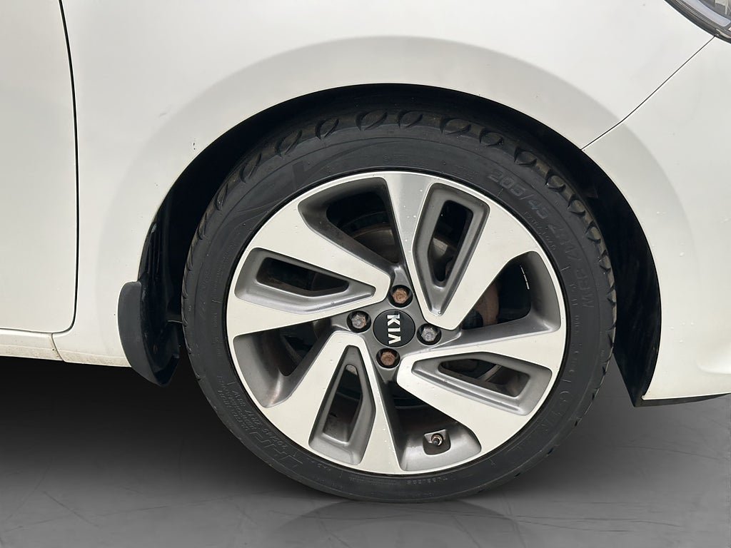 Vehicle Image 30