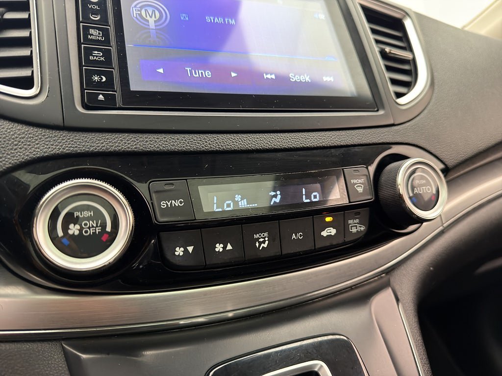 Vehicle Image 25