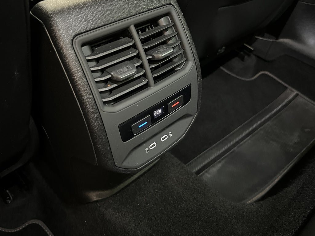 Vehicle Image 38