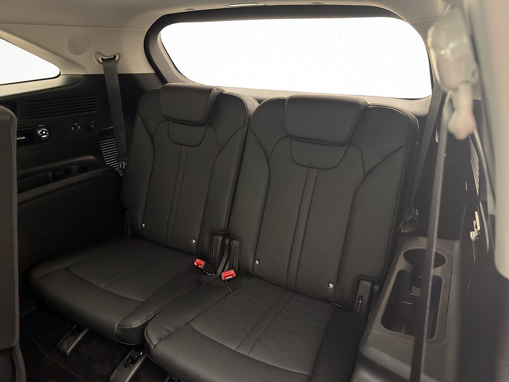 Vehicle Image 38