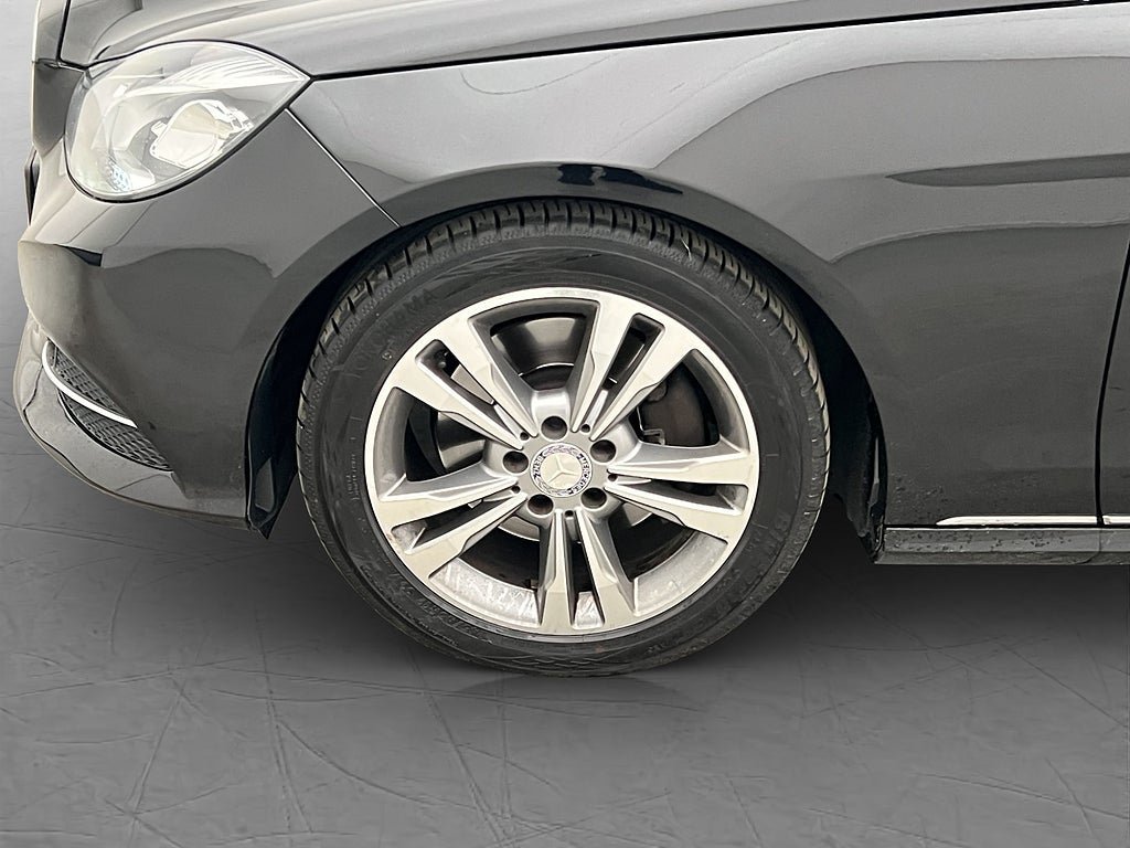 Vehicle Image 28