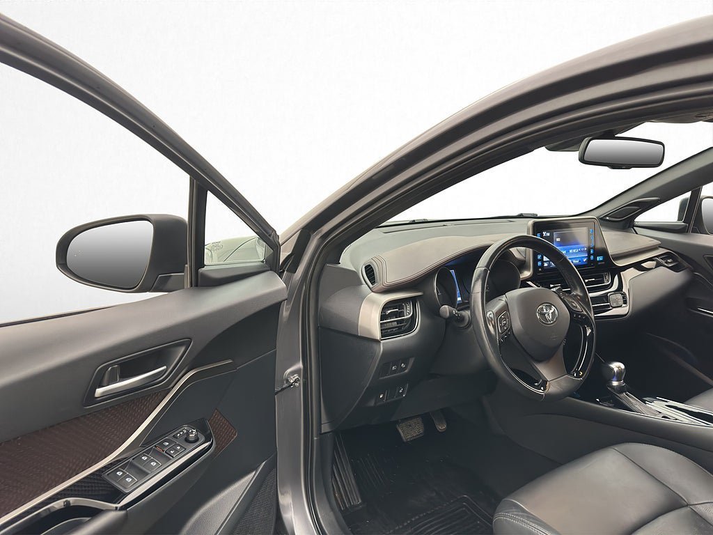 Vehicle Image 10